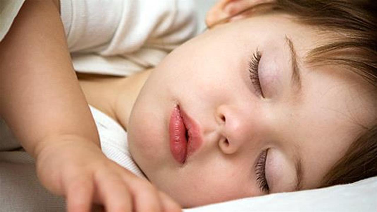 Τα παιδιά που κοιμούνται λιγότερο τρώνε περισσότερες θερμίδες
