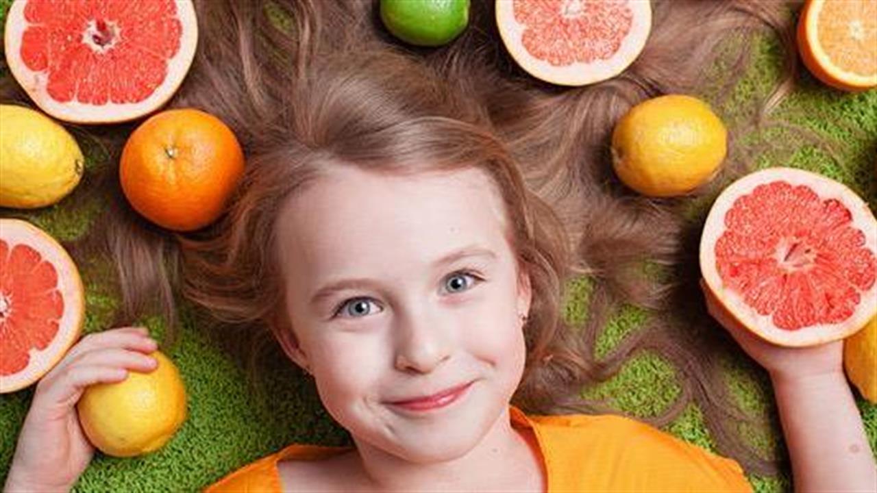 Υγιεινότερες διατροφικές συνήθειες για τα παιδιά με γάλα και φρούτα στα σχολεία