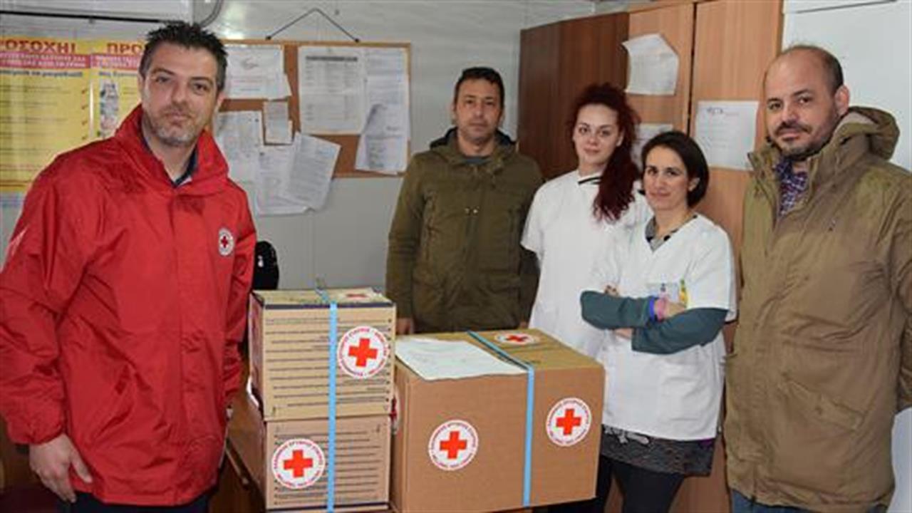 Παράδοση φαρμακευτικών σκευασμάτων και αναλωσίμων στο Κέντρο Φιλοξενίας Προσφύγων Ελαιώνα από τον Ε.Ε.Σ.