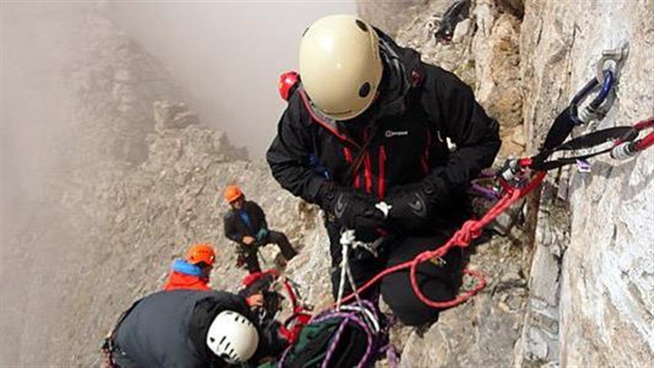 Ολοκληρώθηκε η επιχείρηση απεγκλωβισμού του ορειβάτη στον Όλυμπο