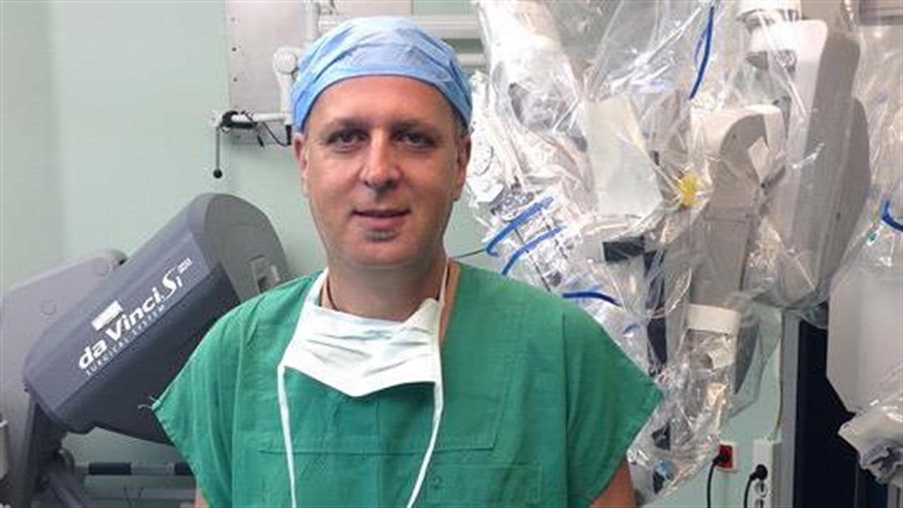 Πρωτοποριακή ρομποτική επέμβαση σε νεφρούς με πολλαπλούς όγκους από Έλληνα χειρουργό
