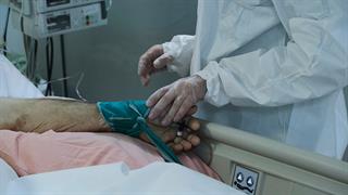 13 θάνατοι ασθενών με CoViD την ημέρα - Τι γίνεται με διασωληνώσεις, εισαγωγές και γρίπη 