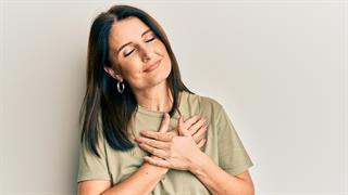 Η καρδιαγγειακή υγεία της γυναίκας από την παιδική της ηλικία έως την εμμηνόπαυση