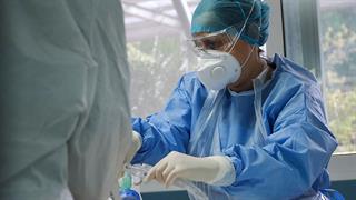 ΕΟΔΥ: 14 θάνατοι ασθενών με CoViD και 4 με γρίπη