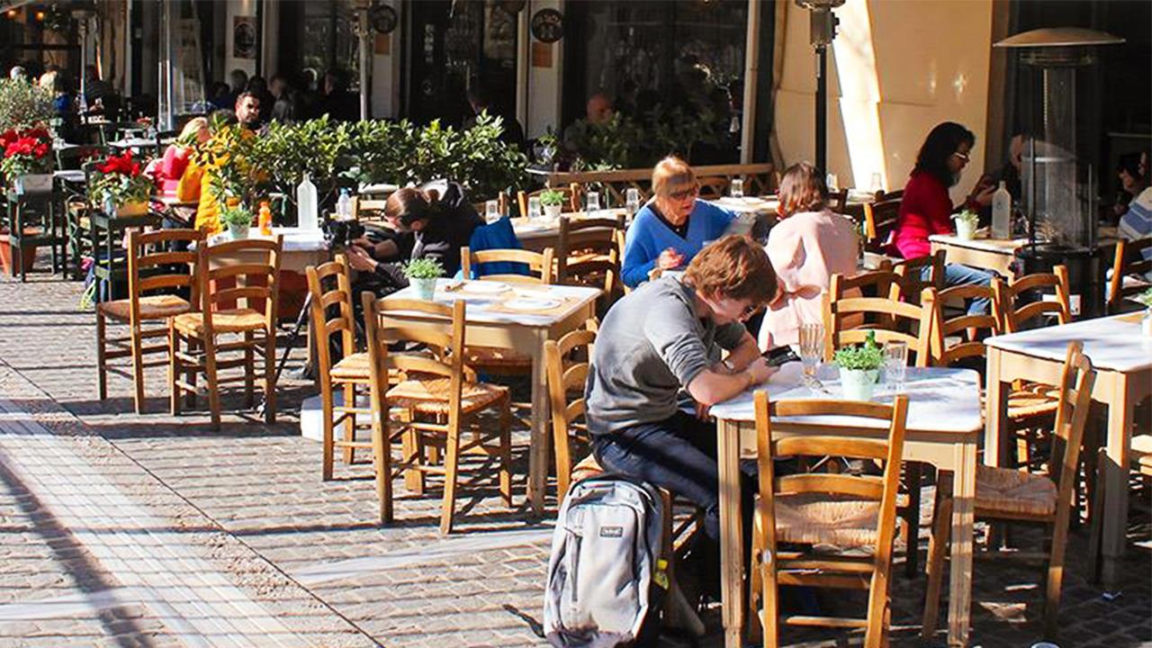 Πανεπιστήμιο Αθήνας: Προϋποθέσεις για ασφαλές άνοιγμα των εστιατορίων