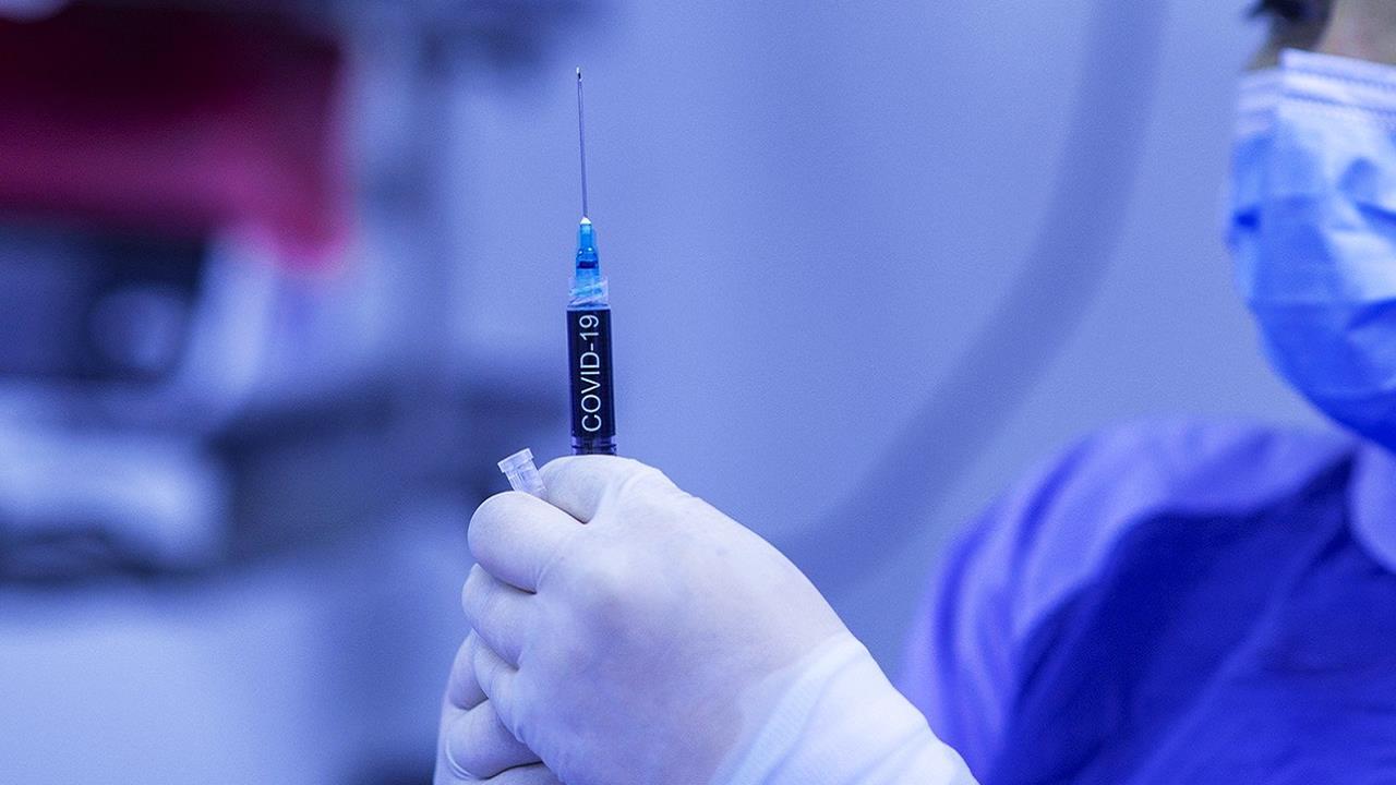 Την επόμενη εβδομάδα ξεκινούν δοκιμές στην Κίνα για εισπνεόμενο εμβόλιο κατά του κορωνοϊού