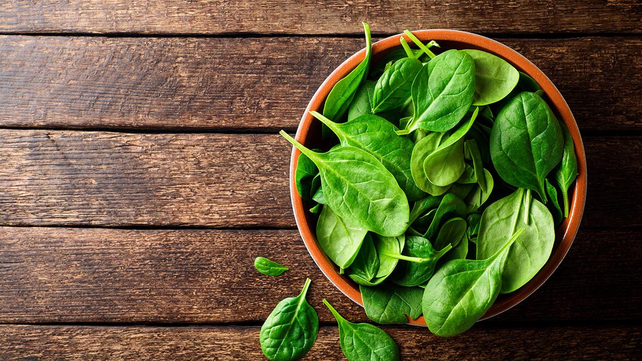 Η καθημερινή κατανάλωση πράσινων φυλλωδών λαχανικών περιορίζει τον κίνδυνο καρδιοπάθειας