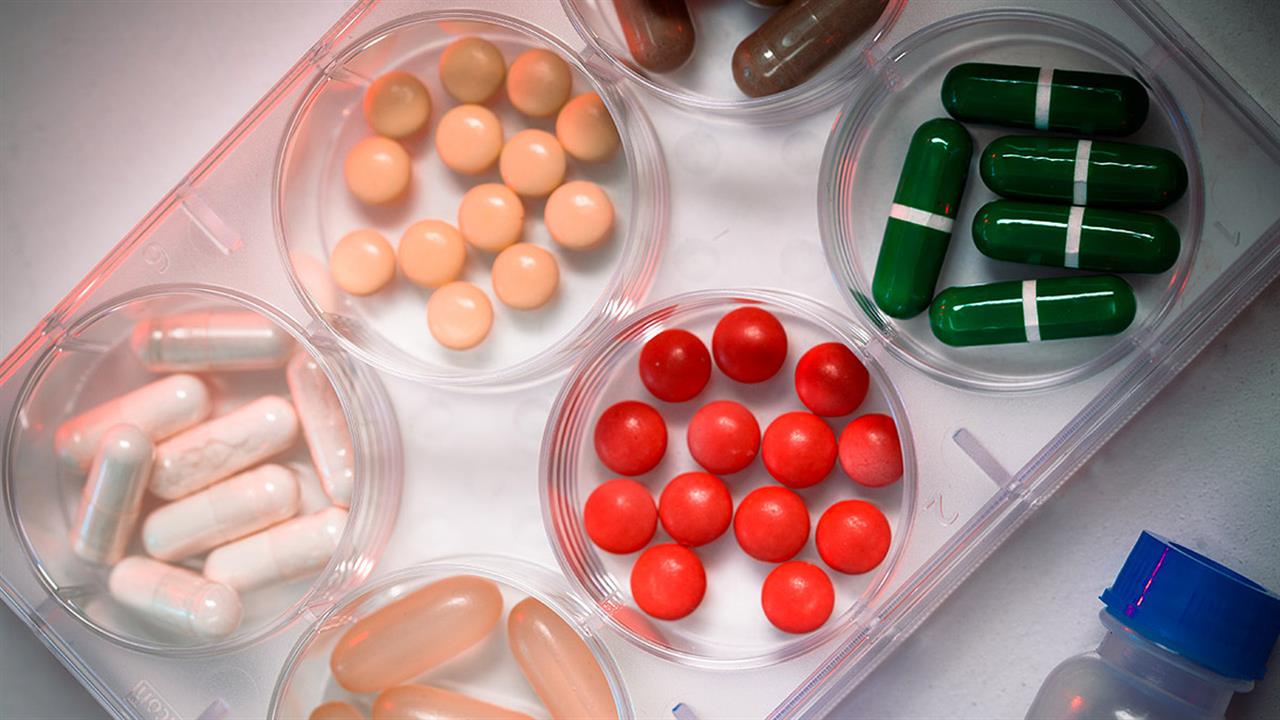 Εντοπίστηκαν 13 φάρμακα ως πιθανές αγωγές κατά της COVID-19
