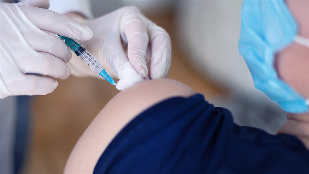 Ποια είναι τα δεδομένα για την ανάγκη τρίτης δόσης εμβολίου