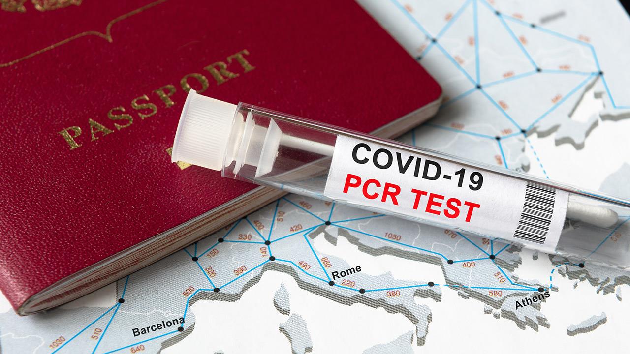 Τι θα πληρώσετε για τεστ COVID-19 αν ταξιδέψετε σε ευρωπαϊκές χώρες