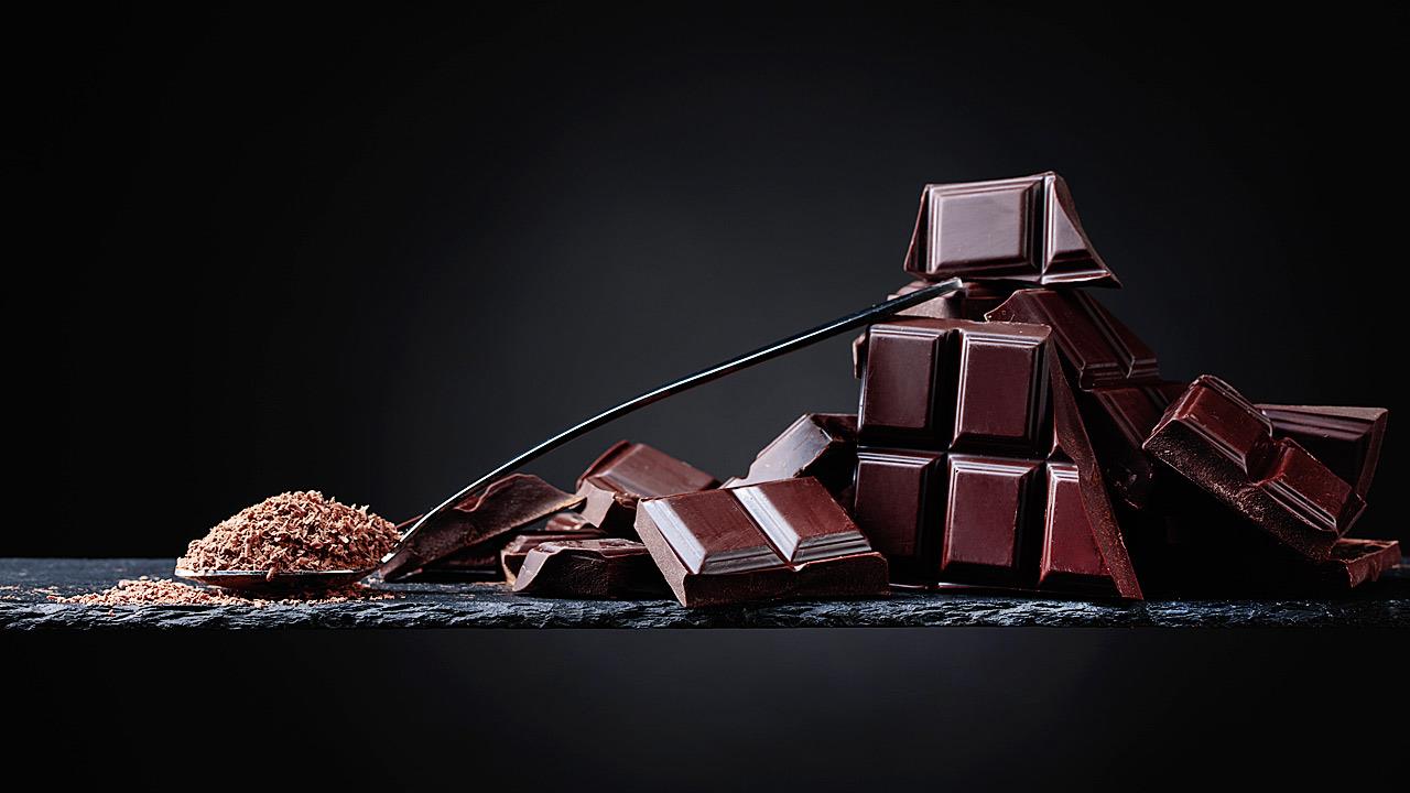 7 λόγοι να αγαπήσουμε τη σκούρα σοκολάτα