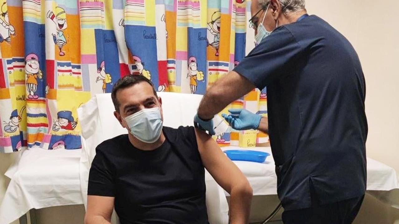 Ο Αλέξης Τσίπρας έλαβε την τρίτη δόση του εμβολίου κατά της CoViD