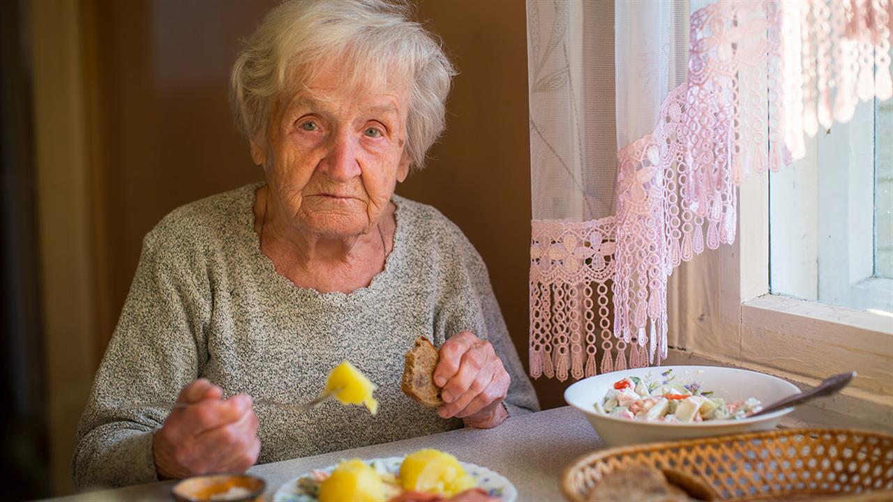 Γυναίκες που τρώνε μόνες μπορεί να έχουν αυξημένο κίνδυνο καρδιοπάθειας