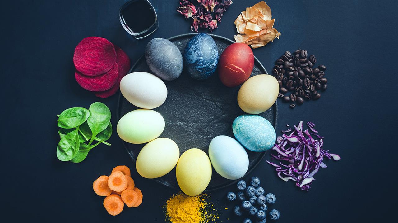 Πώς θα βάψουμε αυγά με φυσικό τρόπο