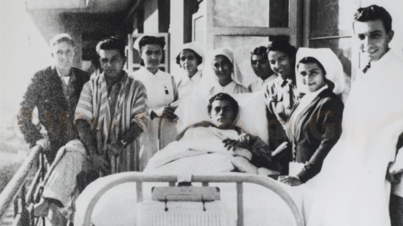 Πεσόντες υγειονομικοί στον ελληνοϊταλικό πόλεμο - Ηρώο στην Ιατρική Σχολή Αθηνών