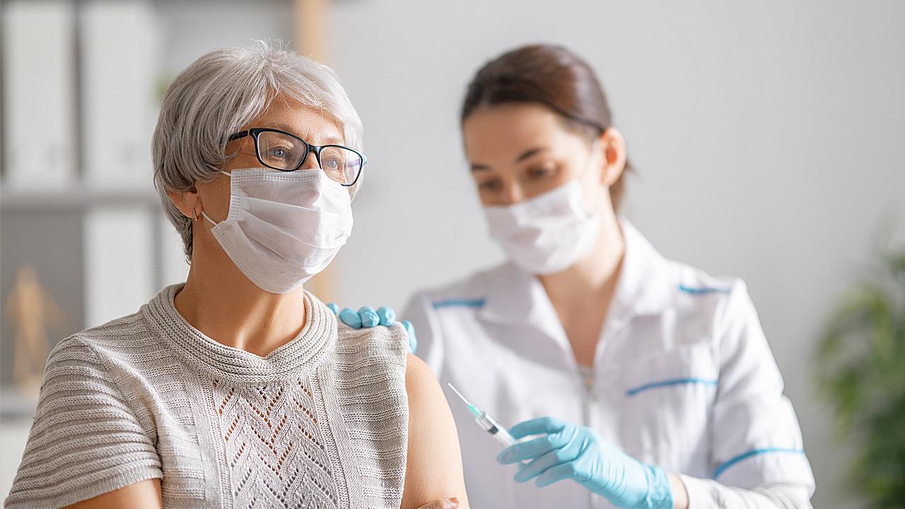 Ο ΠΙΣ διαφωνεί με την απόφαση για μη συνταγογράφηση του εμβολίου της γρίπης