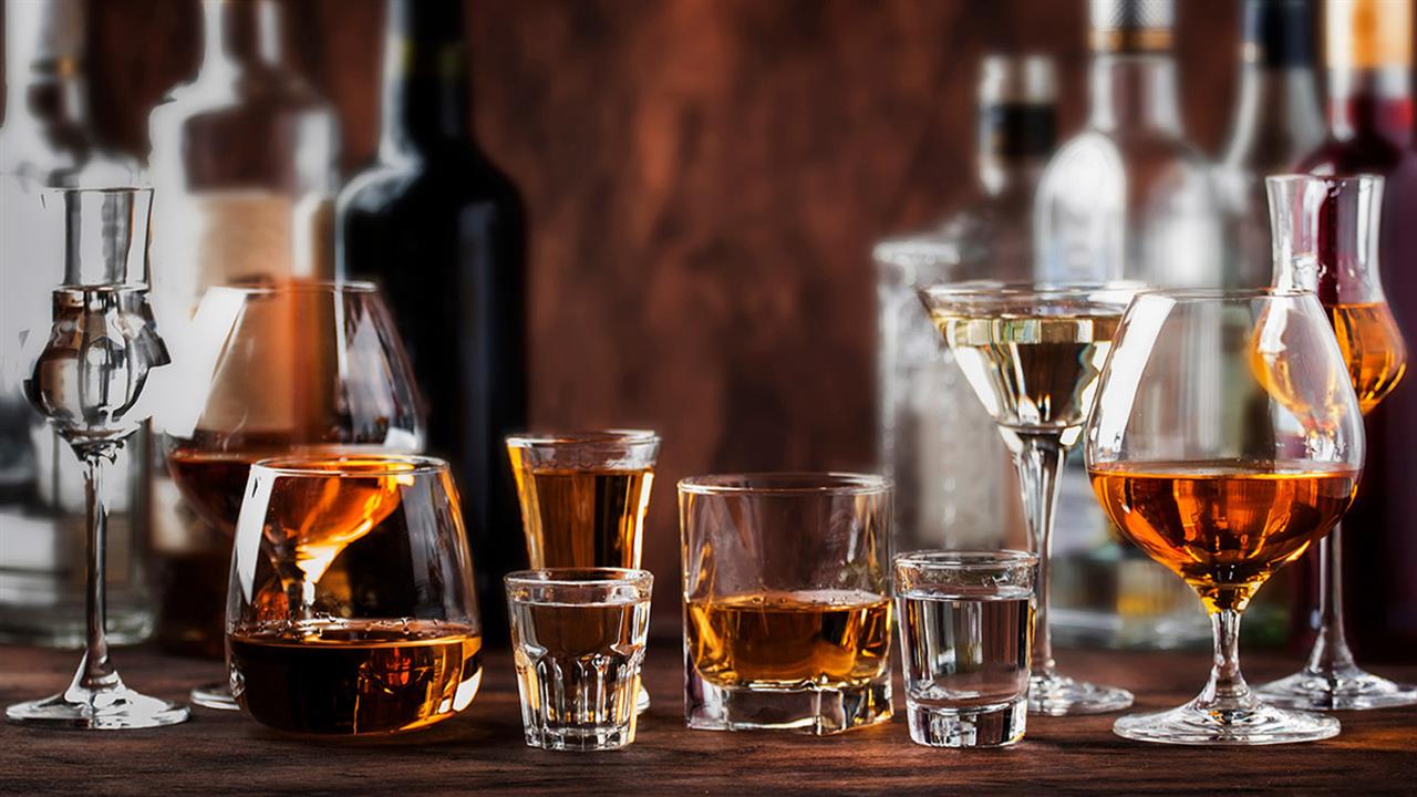 Ινδία: νοθευμένο αλκοόλ προκαλεί δεκάδες θανάτους