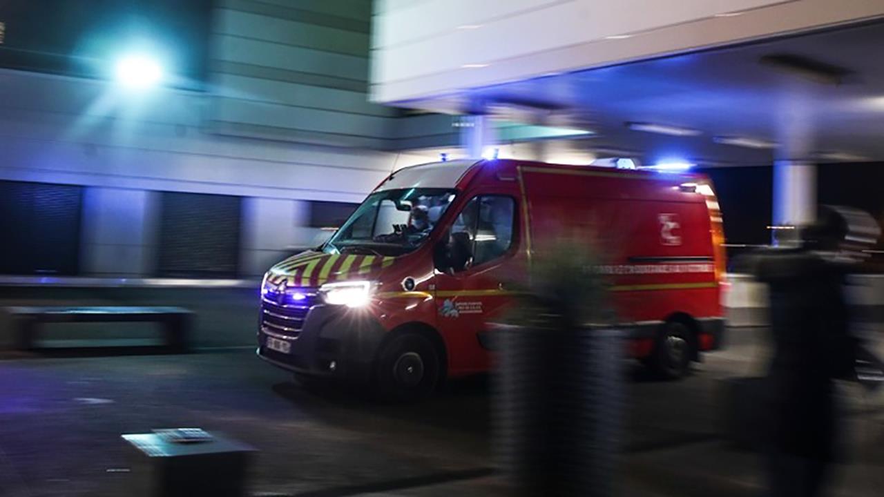 Υπέκυψε στα τραύματά της η νοσηλεύτρια που δέχθηκε επίθεση με μαχαίρι σε νοσοκομείο της Γαλλίας
