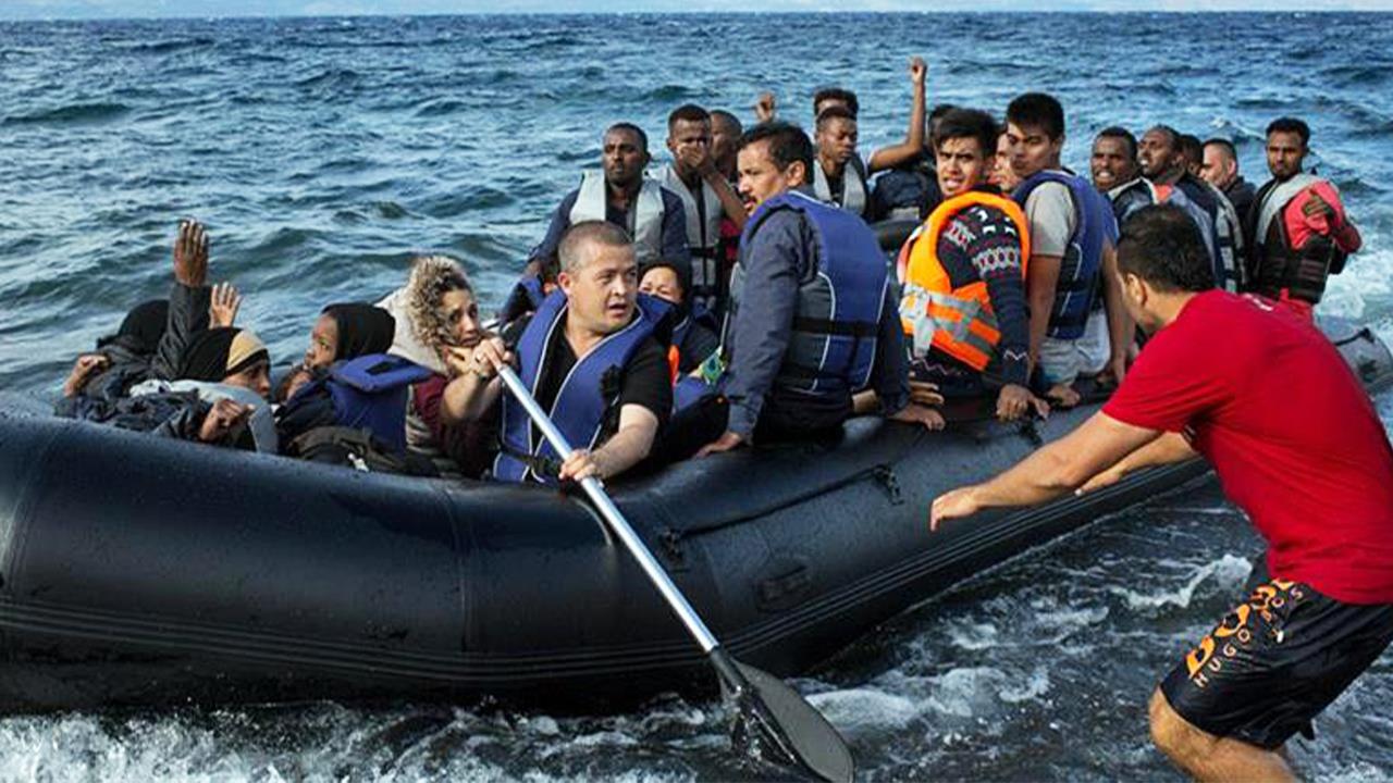 Νεκρό νεογέννητο σε βάρκα με μετανάστες στη Λαμπεντούζα