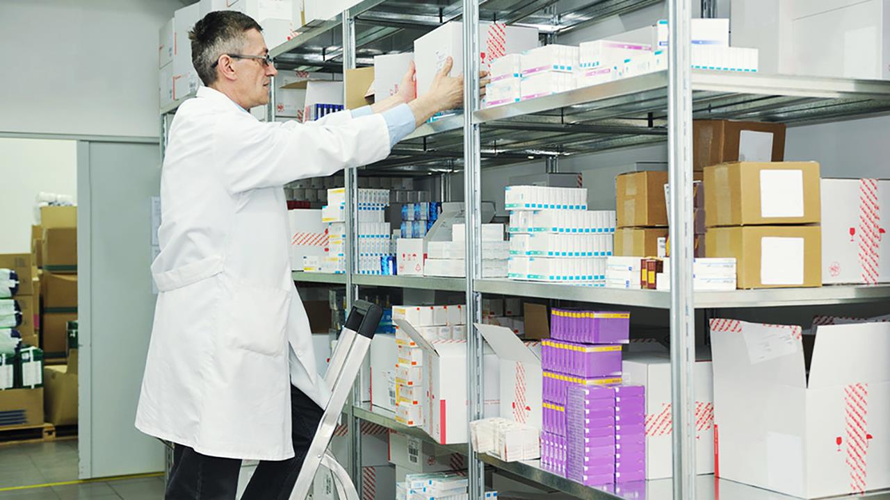 ΕΟΦ καλεί φαρμακαποθήκες να δηλώσουν τα αποθέματα φαρμάκων