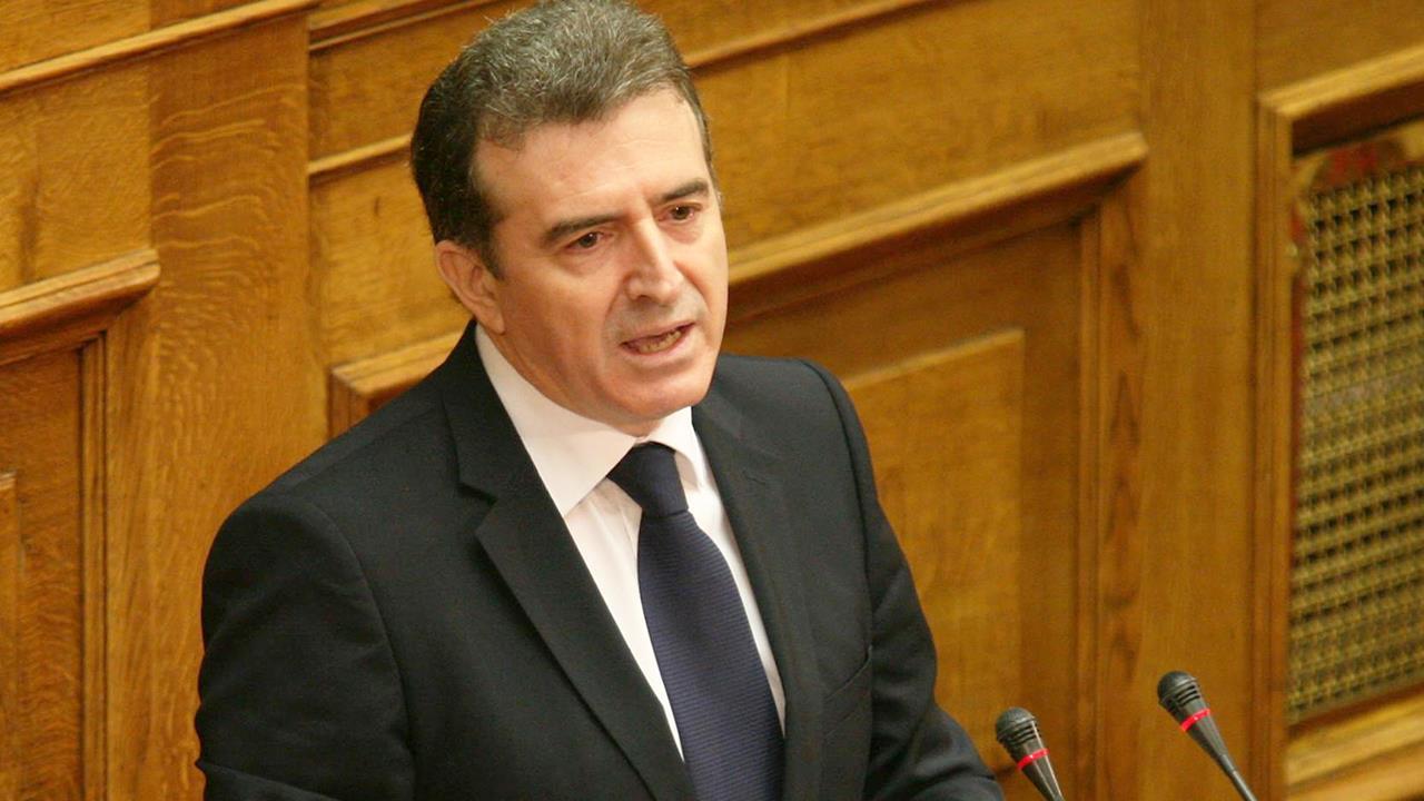 Χρυσοχοΐδης: Δεν παραιτήθηκε ο πρόεδρος του ΕΟΦ, έληξε η θητεία του
