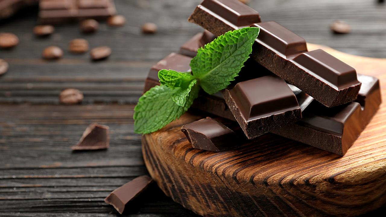 Η σκούρα σοκολάτα μειώνει τον κίνδυνο ιδιοπαθούς υπέρτασης [μελέτη]