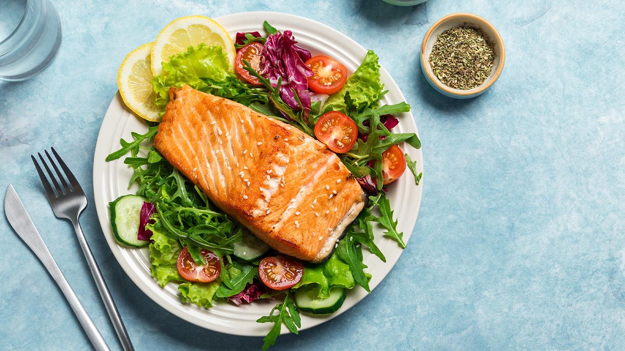 Μπορεί μια δίαιτα πλούσια σε λιπαρά να ωφελήσει τον εγκέφαλο;