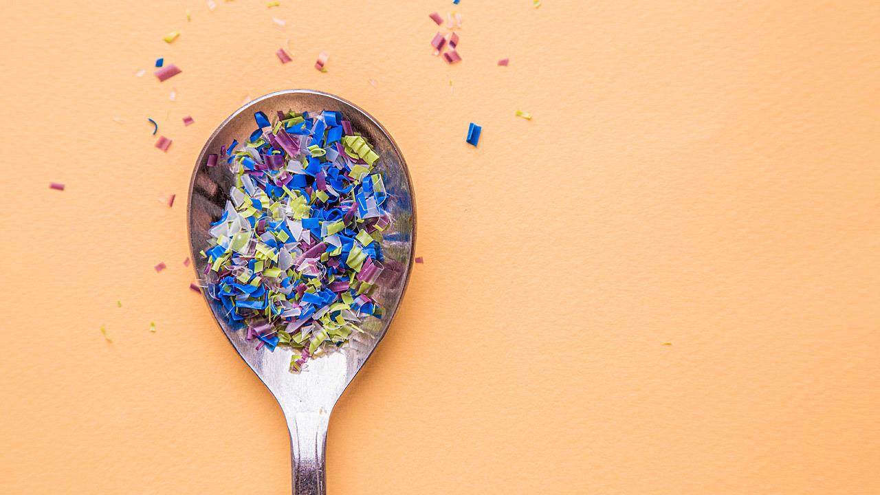 Μικροπλαστικά: Μπορούμε να αποτοξινωθούμε από αυτά;