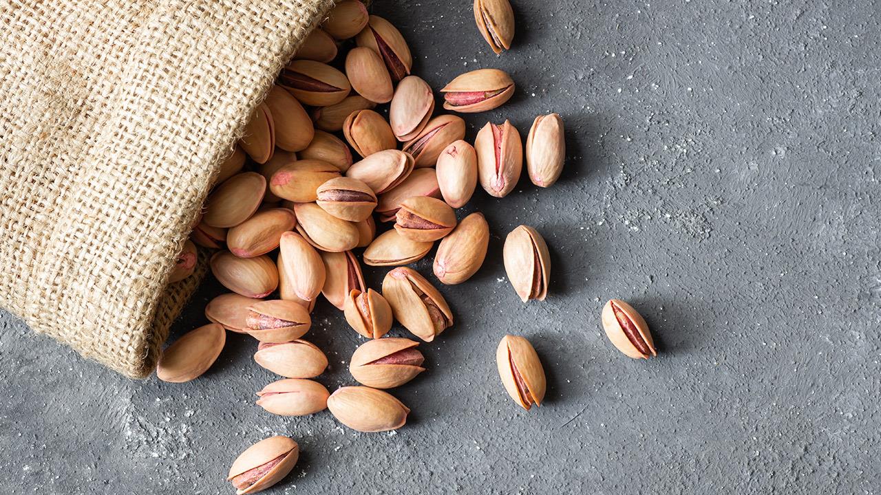 Ξηροί καρποί: Ψημένοι ή ωμοί;