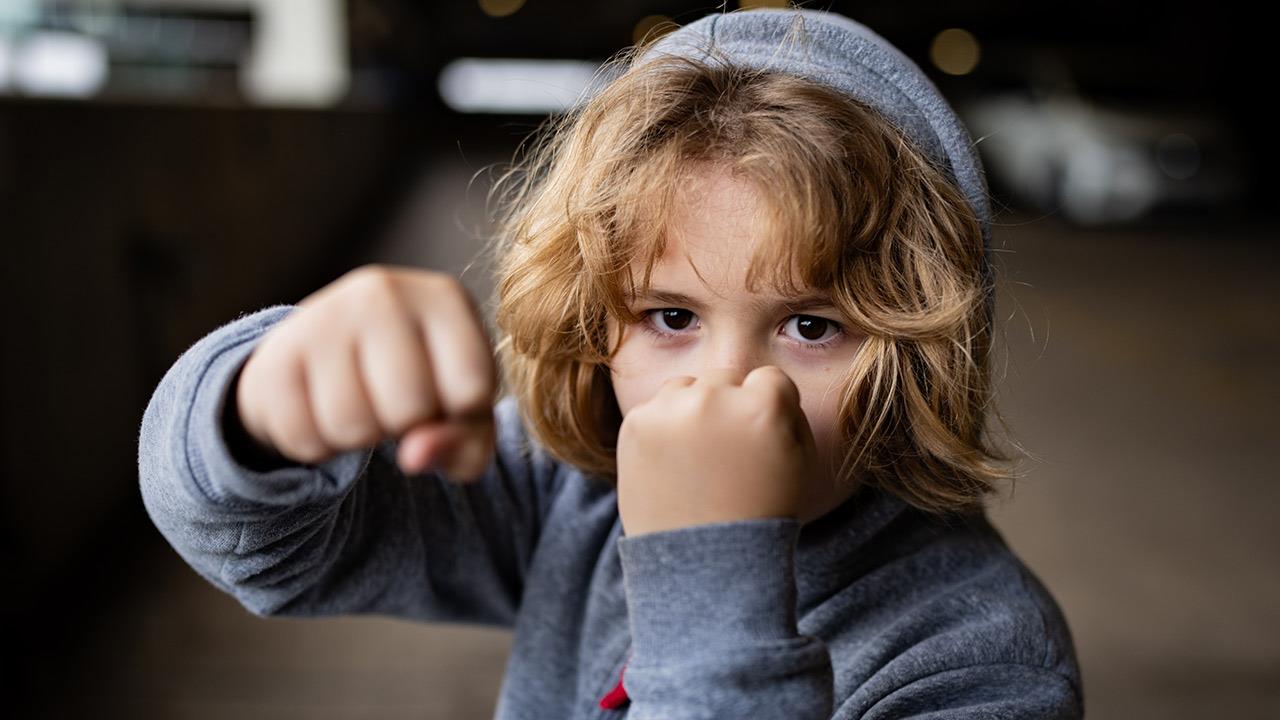 Tantrums: Πότε είναι φυσιολογικά και πότε χρειάζεται αξιολόγηση