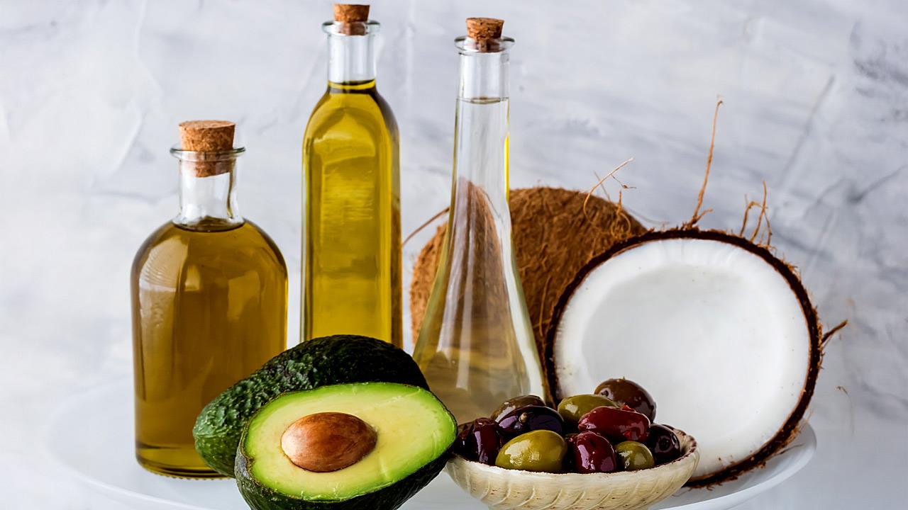 Λάδι καρύδας vs ελαιόλαδο: Τι να προτιμήσω