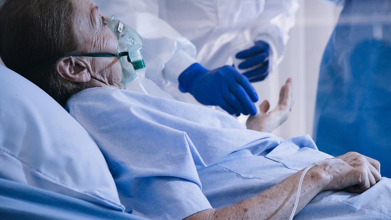 Επτά μήνες διήρκεσε η εποχική γρίπη - Πότε υποχώρησε και τι έγινε με την CoViD [πίνακας]
