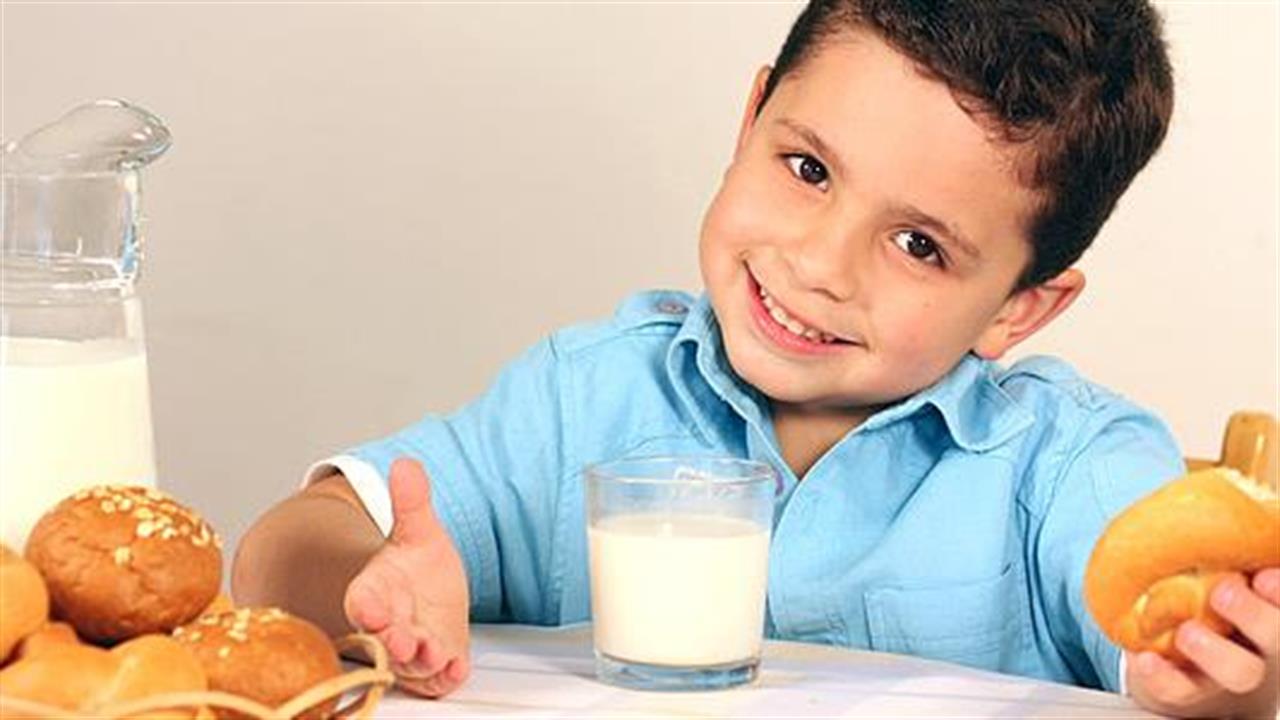 Αλλεργία στο γάλα: Ποιες είναι οι αντιδράσεις στα παιδιά