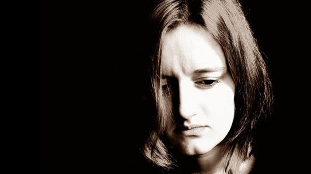 Τα αρνητικά συναισθήματα οδηγούν περισσότερο τις γυναίκες σε κατάθλιψη