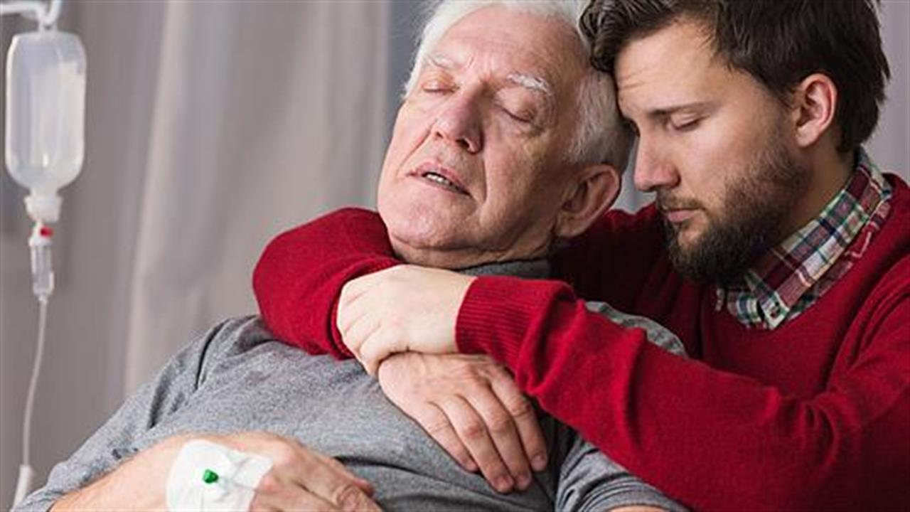 Больной отец. Мальчик в больнице на койке. Папа доченьку в постели. Тахта для больной спины. Больной в постели.