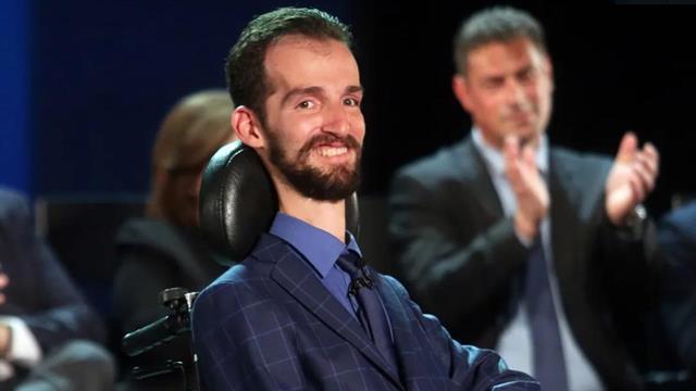 Ο Στέλιος Κυμπουρόπουλος σε εκδήλωση για τη νωτιαία μυϊκή ατροφία