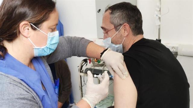 Εθνική Επιτροπή Εμβολιασμών: Κανονικά η χορήγηση του εμβολίου της AstraZeneca