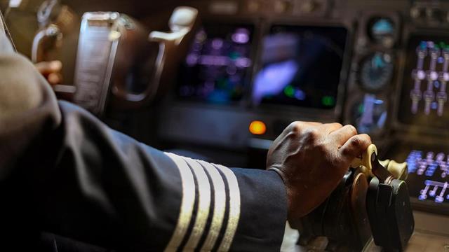 Να δοθεί προτεραιότητα εμβολιασμού σε Ναυτικούς και πληρώματα αεροσκαφών