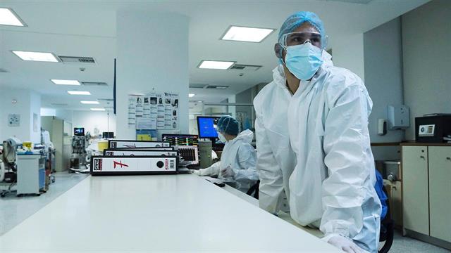 1.724 νέες λοιμώξεις από κορωνοϊό - 65 ακόμη θάνατοι