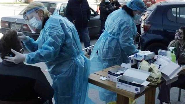 Μαζικά κρούσματα αναμένονται και σήμερα - Υψηλή θετικότητα στην Αττική [πίνακας]