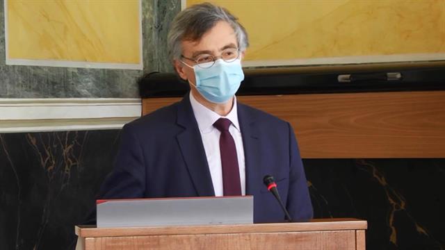 Σωτήρης Τσιόδρας: Τα σενάρια για την πανδημία στην Ελλάδα και το τέταρτο κύμα [γραφήματα]