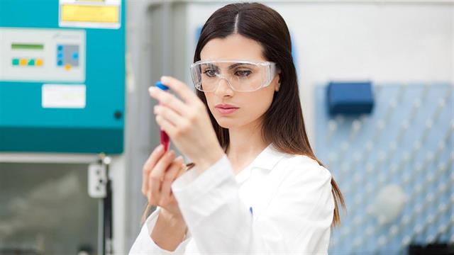 Στον πάγο πολλές κλινικές δοκιμές λόγω της πανδημίας