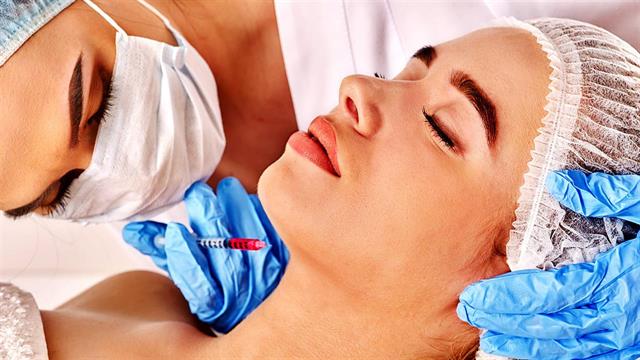 Θεραπείες προσώπου πριν από το καλοκαίρι