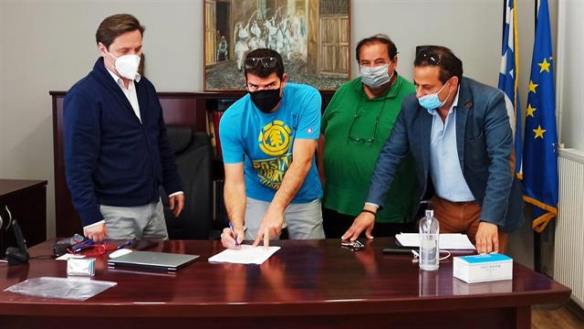 Περιφέρεια Κεντρικής Μακεδονίας και Δήμος Νάουσας: Aνάπλαση και κατασκευή 7 παιδικών χαρών σε Τοπικές Κοινότητες