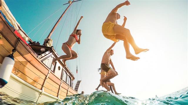 Προσοχή στις βουτιές, γιατί καραδοκούν οι ωτίτιδες