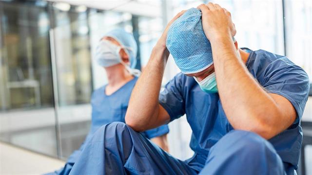 Τι περιλαμβάνει το σχέδιο του υπουργείου Υγείας για το burnout των υγειονομικών