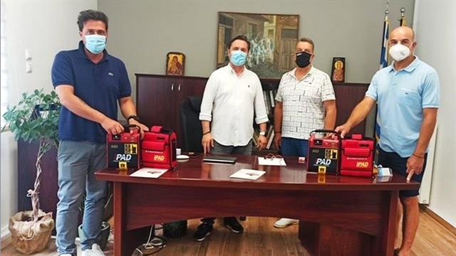 Δωρεά δύο απινιδωτών στον Δήμο Νάουσας