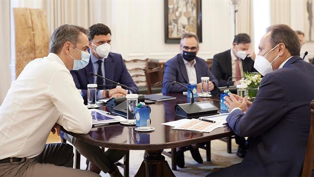 Συνάντηση Μητσοτάκη με την Πανελλήνια Ένωση Φαρμακοβιομηχανίας (ΠΕΦ)