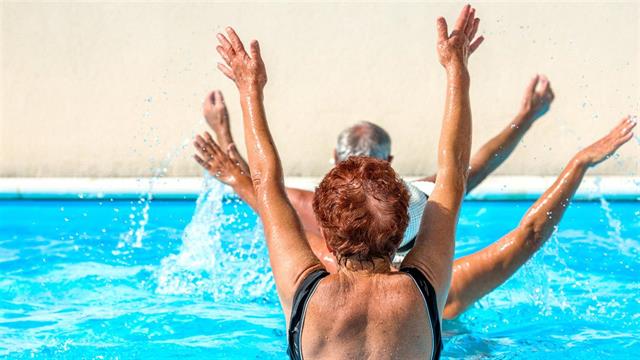 Συμβουλές για την ασφάλεια των ατόμων της τρίτης ηλικίας στη θάλασσα