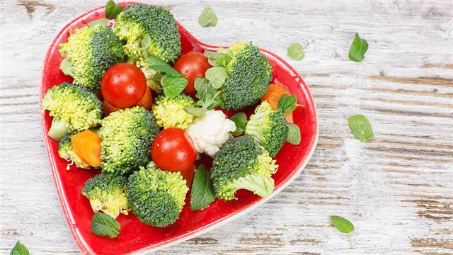 Ωμό φαγητό: Είναι αλήθεια πιο υγιεινό;